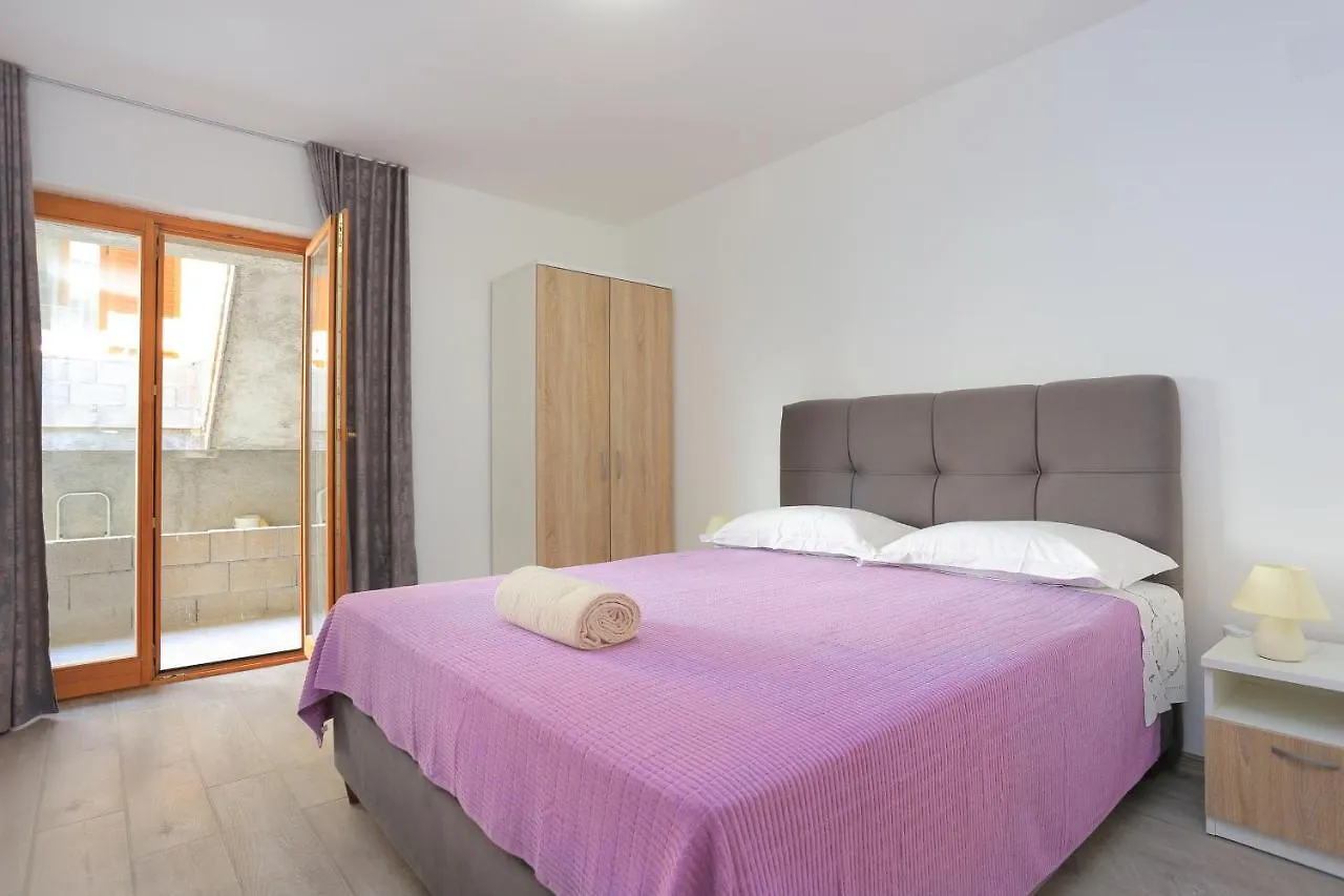Apartments With A Parking Space Mastrinka, Ciovo - 18954 Trogir