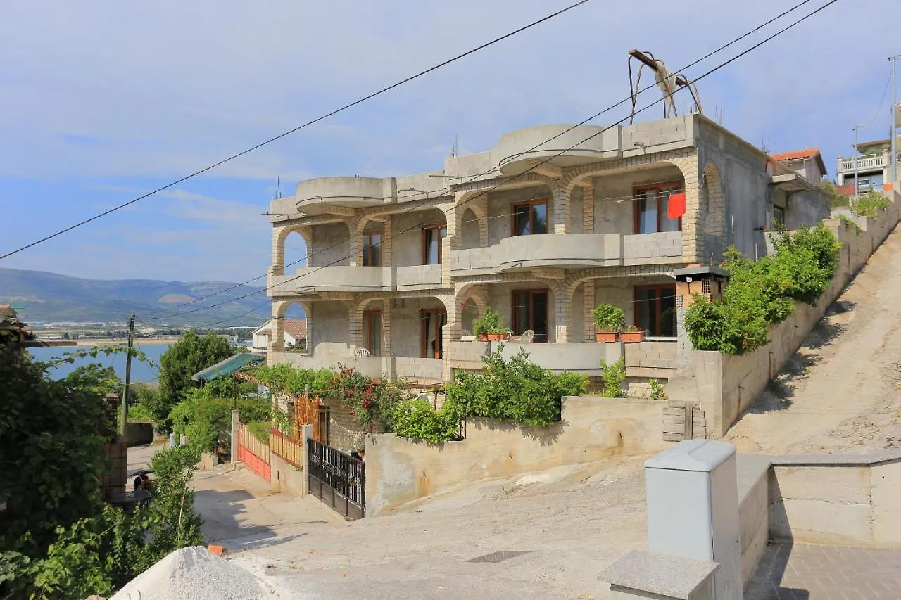 Apartments With A Parking Space Mastrinka, Ciovo - 18954 Trogir