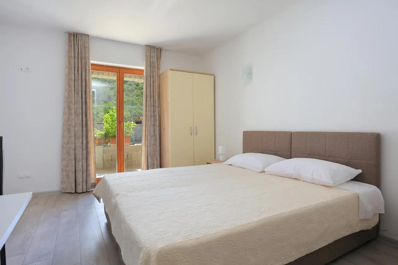 Apartments With A Parking Space Mastrinka, Ciovo - 18954 Trogir