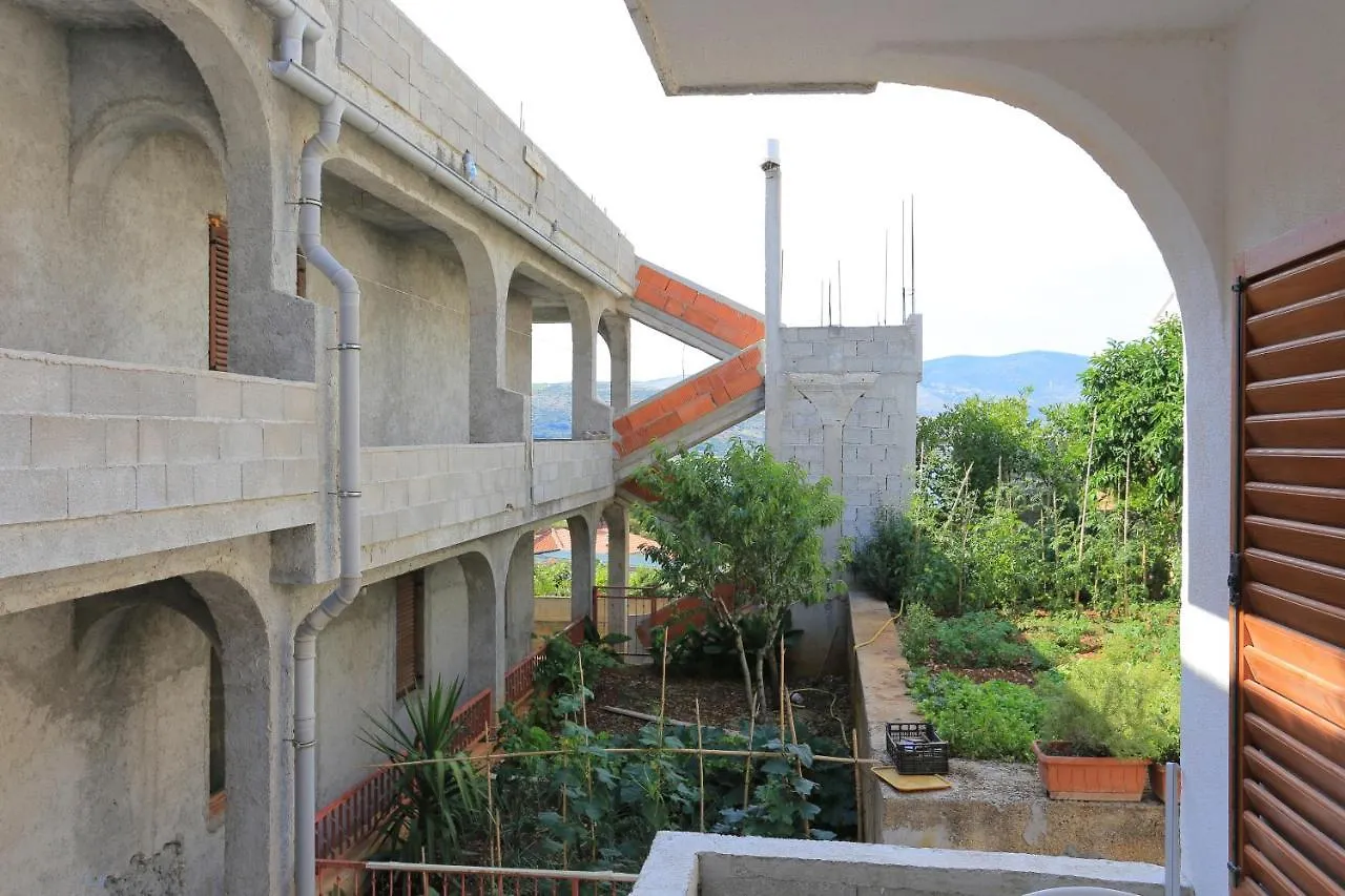 Apartments With A Parking Space Mastrinka, Ciovo - 18954 Trogir