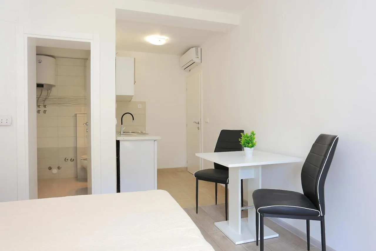 Apartments With A Parking Space Mastrinka, Ciovo - 18954 Trogir