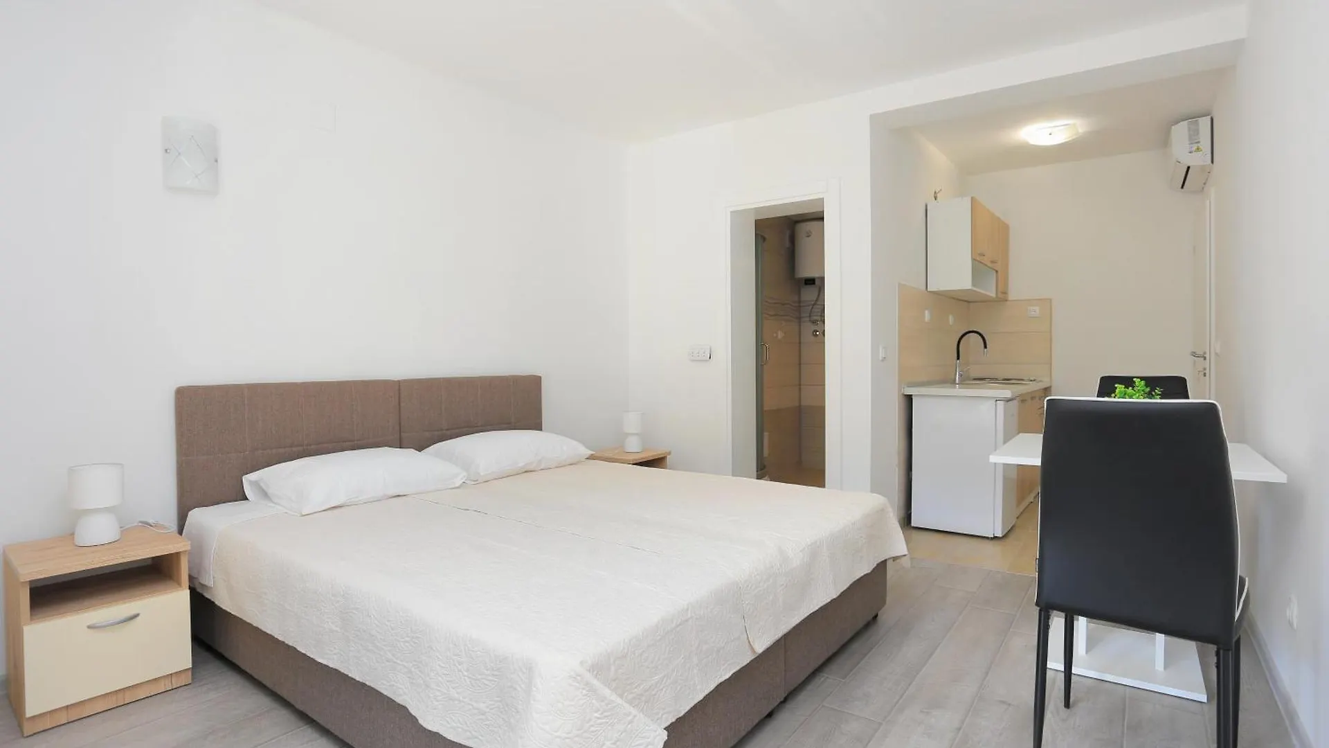 Apartments With A Parking Space Mastrinka, Ciovo - 18954 Trogir